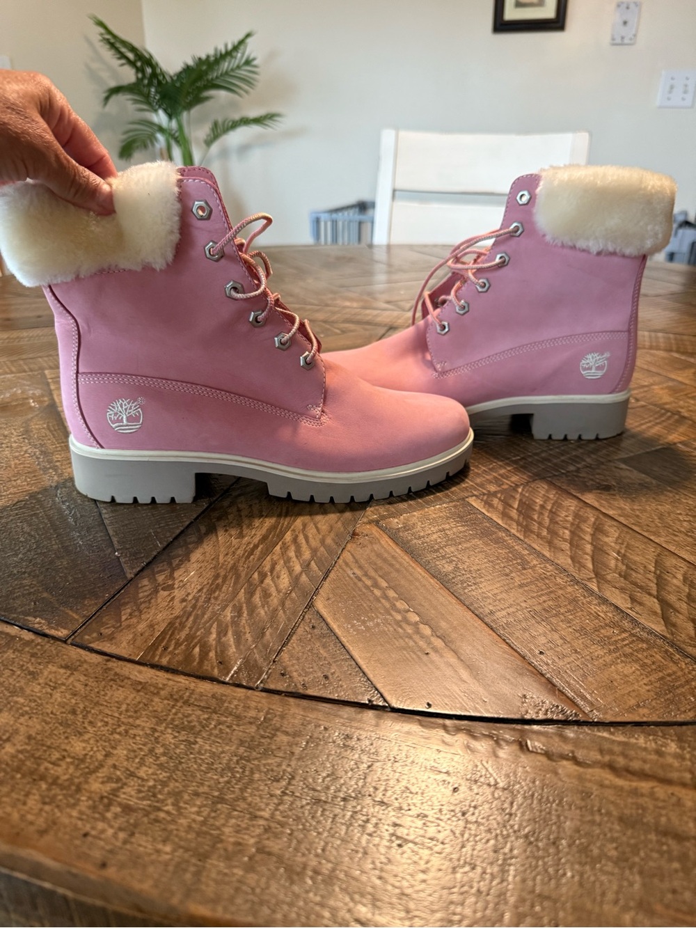 Timberland woman’s waterproof boots , sz 9 - Picture 13 of 14